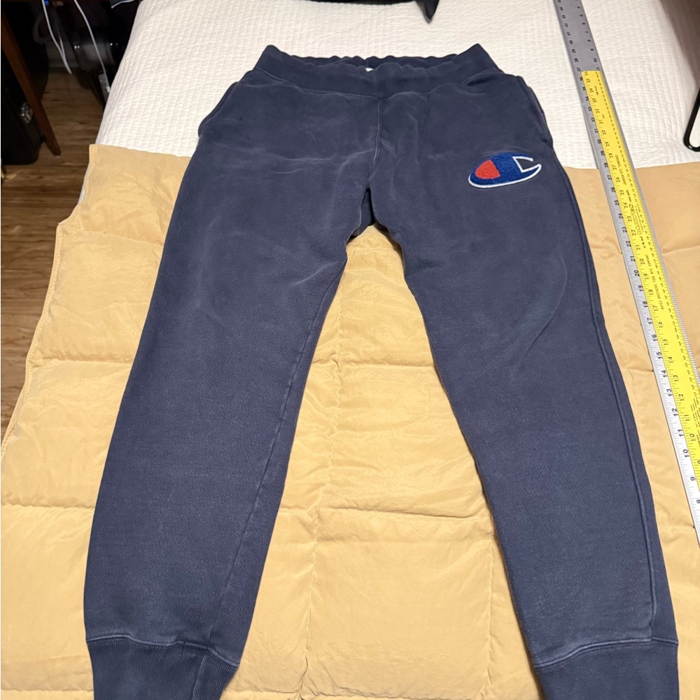 Champion Reverse Weave Sweatpants Joggers. Men's Large. Darker Blue